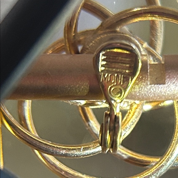 Monet Vintage Elegant Gold Pearl Earrings - Picture 3 of 5